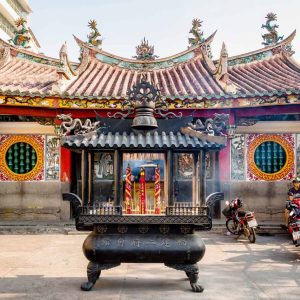 Ong Bon pagoda & Nhi Phu Temple - Indochina tours