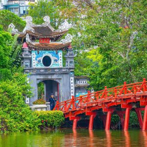 The Huc bridge - Vietnam travel packages