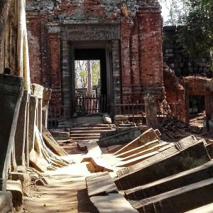 Prasat Krahom - Cambodia Tour Packages