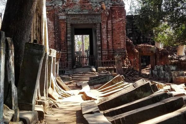 Prasat Krahom - Cambodia Tour Packages