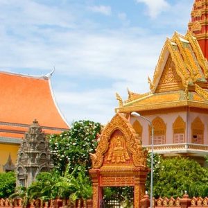 Wat Ounalom discovery with Cambodia Tours & Travel Packages