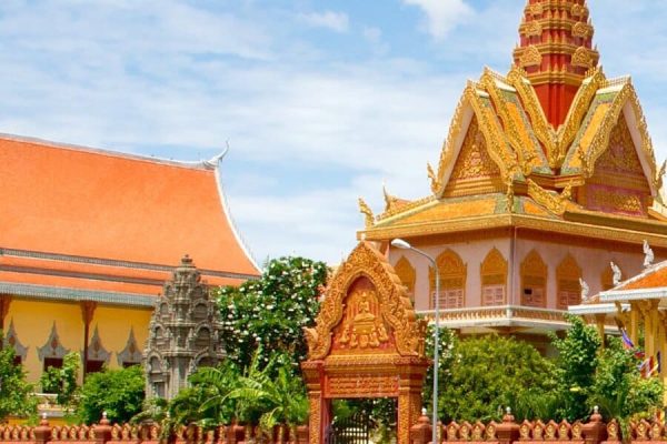 Wat Ounalom discovery with Cambodia Tours & Travel Packages