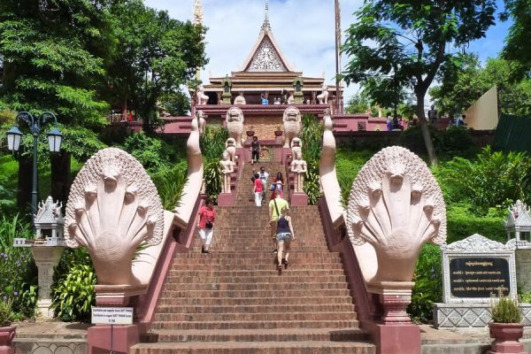 Wat Phnom exploration witth Cambodia Tours & Travel Packages