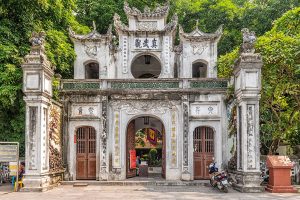 quan thanh temple hanoi