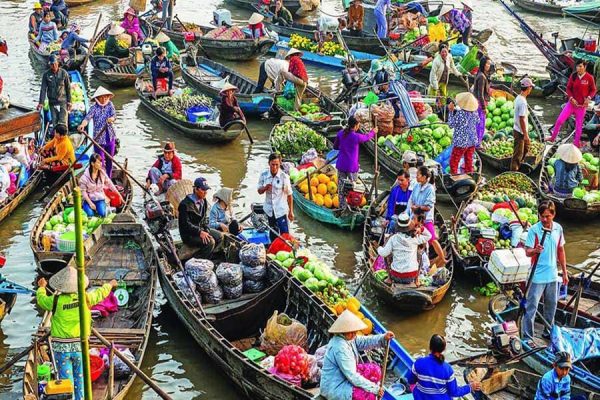 Cai Rang floating market in Mekong Delta