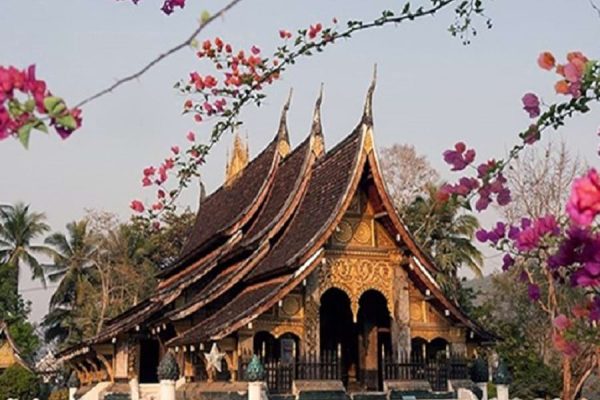 Wat Xieng Thong - mekong river cruises